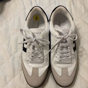 Tommy Hilfiger White and Black Men's Sneakers size 9